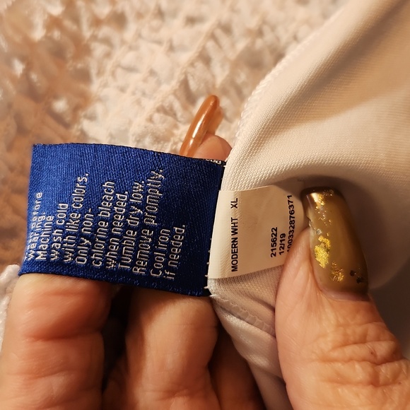 Apt 9 White Top - Picture 4 of 4